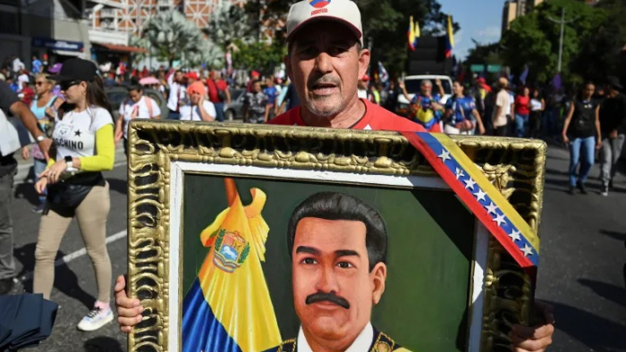 Venezuela’da binlerce kişi Maduro ve eşinin serbest bırakılması için yürüdü