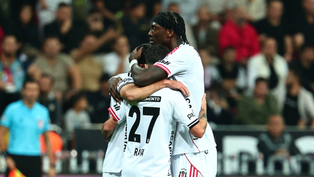 Beşiktaş deplasmanda ilk kez kazandı, Silva yıldızlaştı