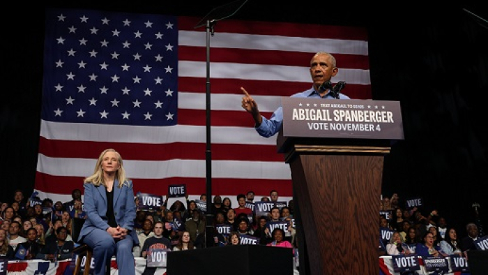 Obama Virginia seçiminde Spanberger’e destek için sahaya indi