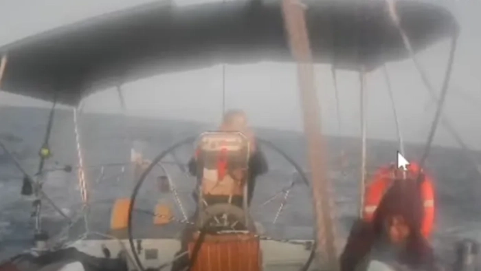 İsrail Gazze filosunu dağıttı bir tekne yoluna devam ediyor