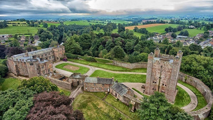 900 yıllık Norman kalesi satışa çıkarıldı