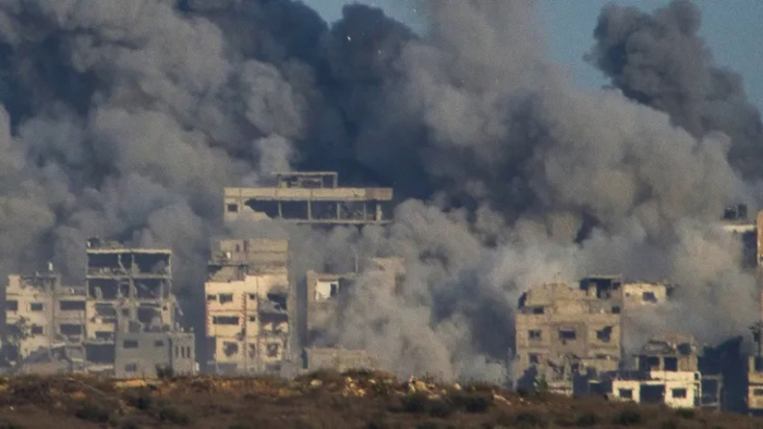 Gazze görüşmeleri Mısır'da başladı, çatışmalar sürüyor